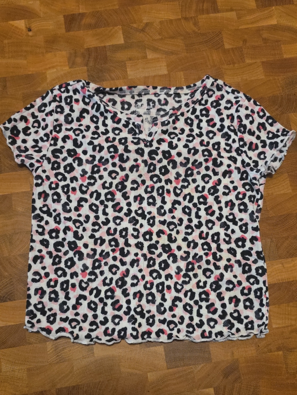 Cat & Jack Short Sleeve Leopard Print Tee in White, Black & Pink